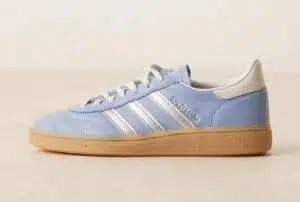 Baskets Adidas Handball Spezial en daim bleu ardoise avec semelle en caoutchouc et détails argentés orbit grey