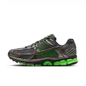 Chaussures Nike Zoom Vomero 5 SE en promo chez The Village Outlet – running et urbain
