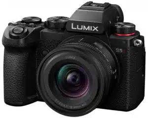 Lumix S5D Noir avec objectif 18-40mm - offre exclusive France à 899€