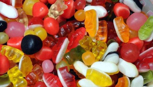 Affiche HARIBO Uzes entree gratuite enfants deguises